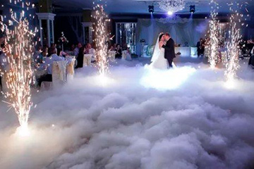 холодні фонтани і важкий дим на весілля